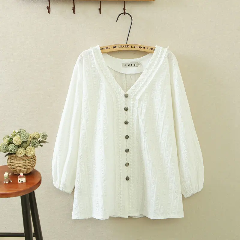 

Plus fat plus size mid-sleeve T-shirt female 200 kg sister loose cotton V-neck lace stitching three-quarter sleeve cardigan