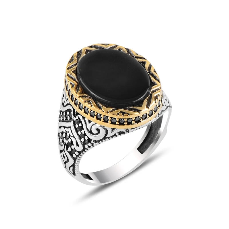 

Серебряное кольцо из оникса и циркония Silverlina