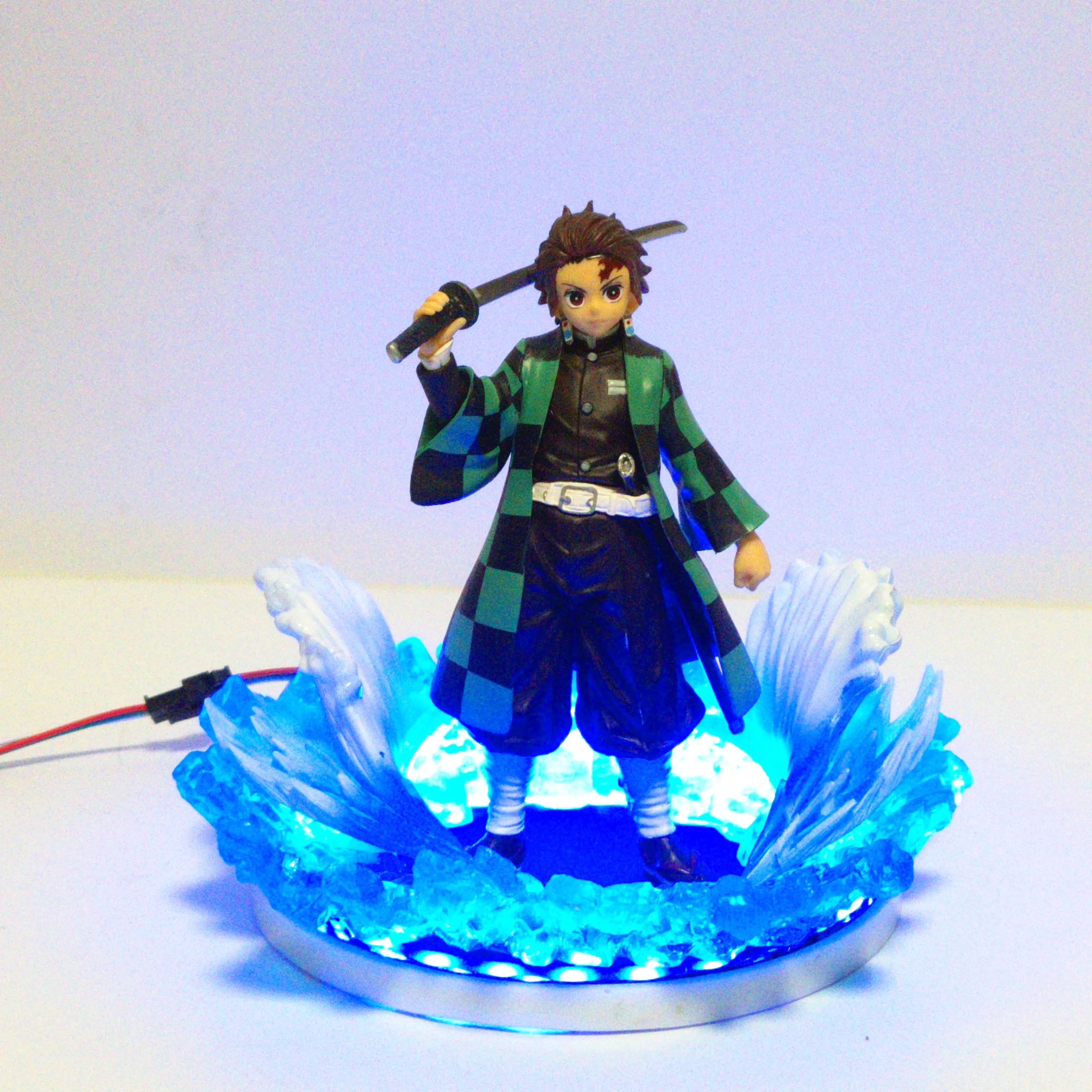 Демон убийца Tanjirou фигурный светодиодный вода сцена Фигурки игрушки Аниме Kimetsu