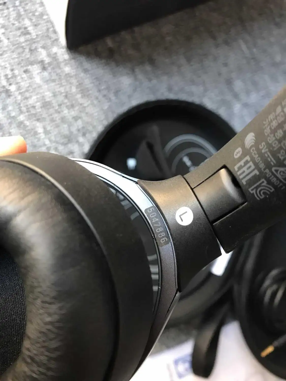 Б/у наушники Sony с шумоподавлением беспроводные Bluetooth r микрофоном и голосовым