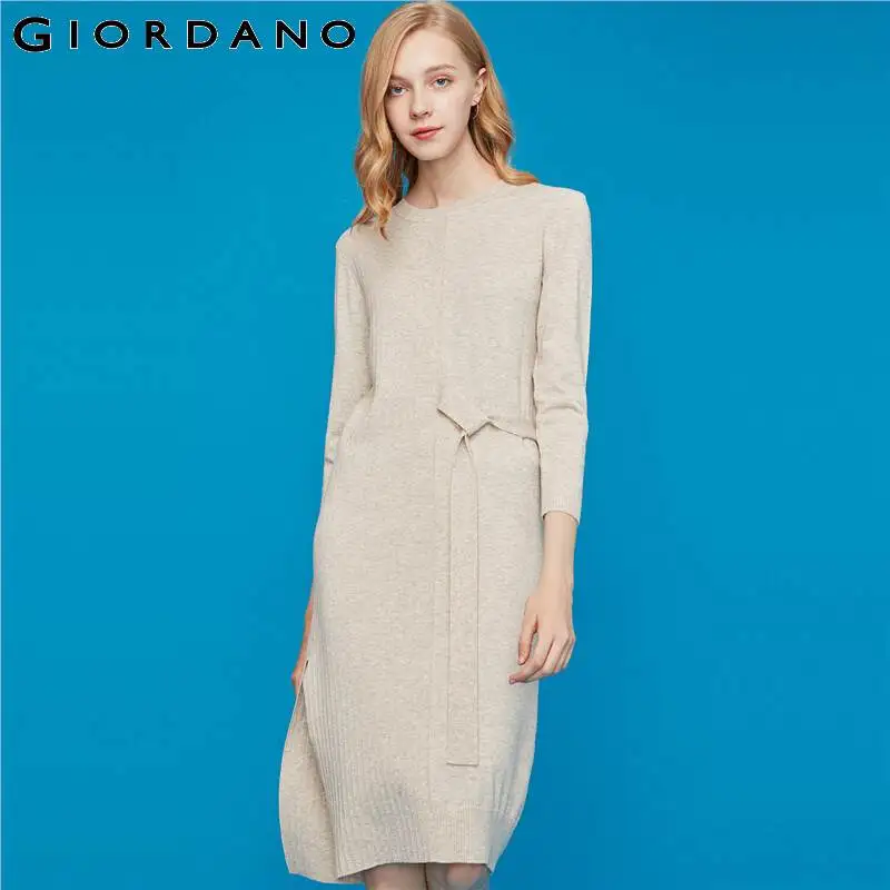 Женское трикотажное платье Giordano однотонное с поясом длинными рукавами и круглым