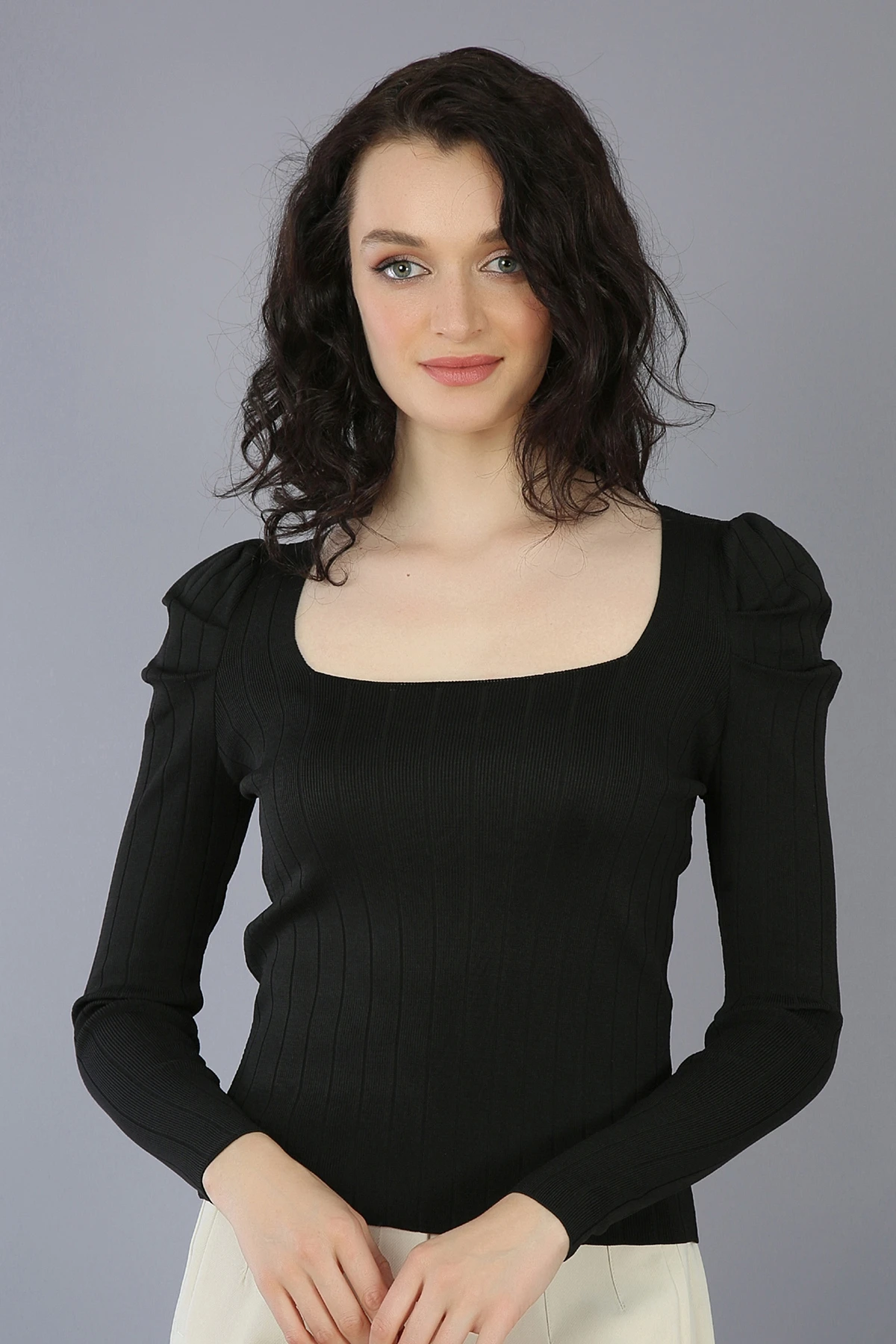 

SHOULDER DETAIL BASC KNITWEAR