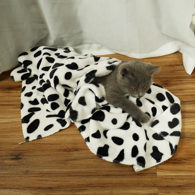 

1pc Cute Warm Pet Bed Mat Large Cover Towl Paw Print Cat Dog Coral Fleece Soft Blanket Puppy Winter Pet Supplies