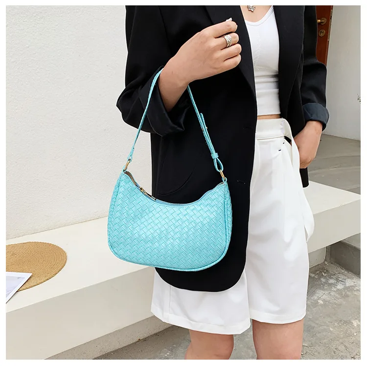 

Urban Trend Shoulder Bag Female 2021 Summer New Style Chain Western Crocodile Crescent Fashion Simple Armpit Bag