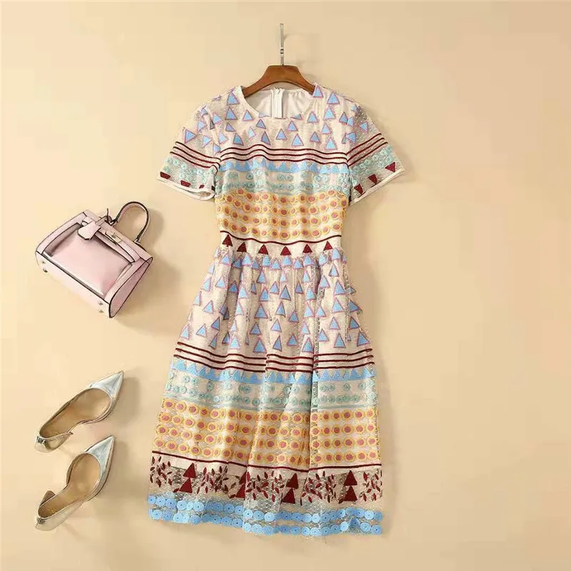 

2020 Spring Summer Runway Dress Women Fashion New Short Sleeve Geometric Embroidery Aline Knee Length Tulle Party Dresses