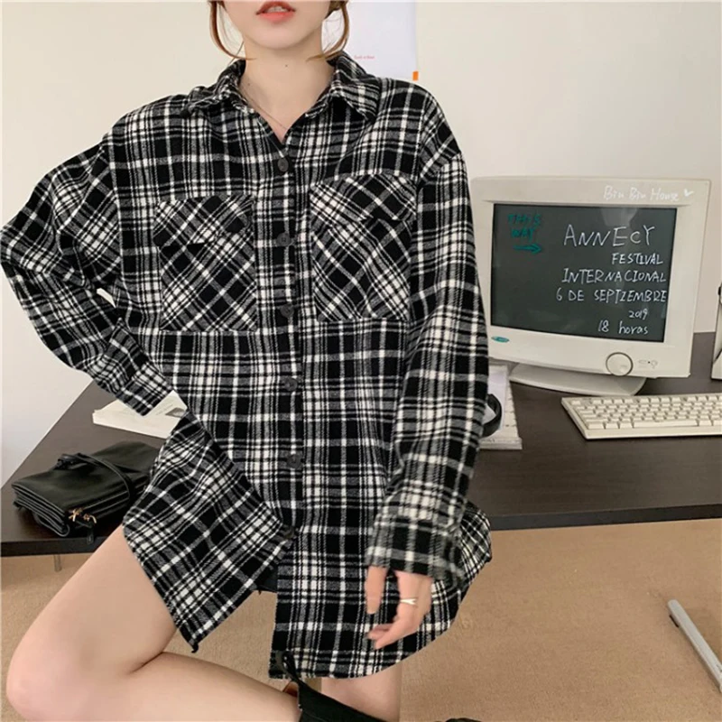 

2020 Autumn Winter Temperament Fashion New Women's Retro Loose Plaid Lace Lapel Shirt Shirt Mid-length Shirt Jacket UK889
