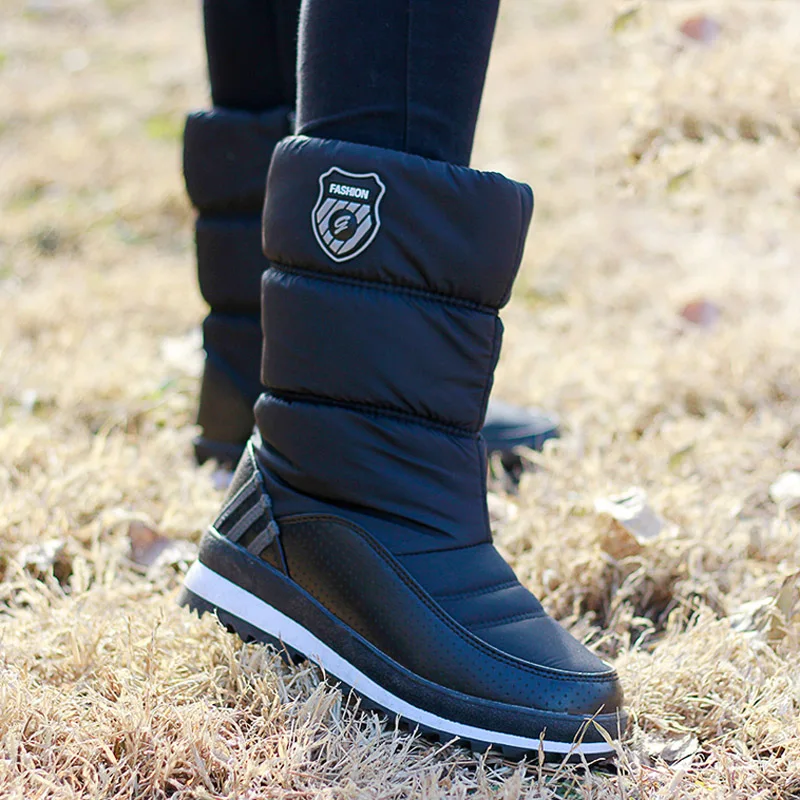 Зимние женские сапоги 2017 новые поступления на платформе до середины икры молнии