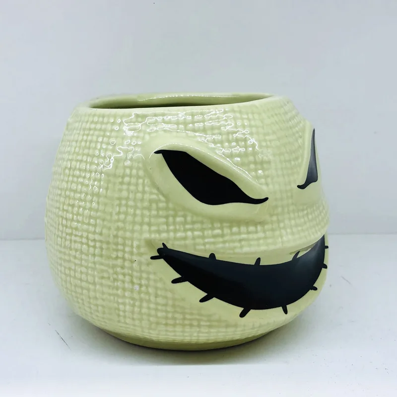 Керамическая чашка с изображением героев мультфильмов Ночь перед днем Марка