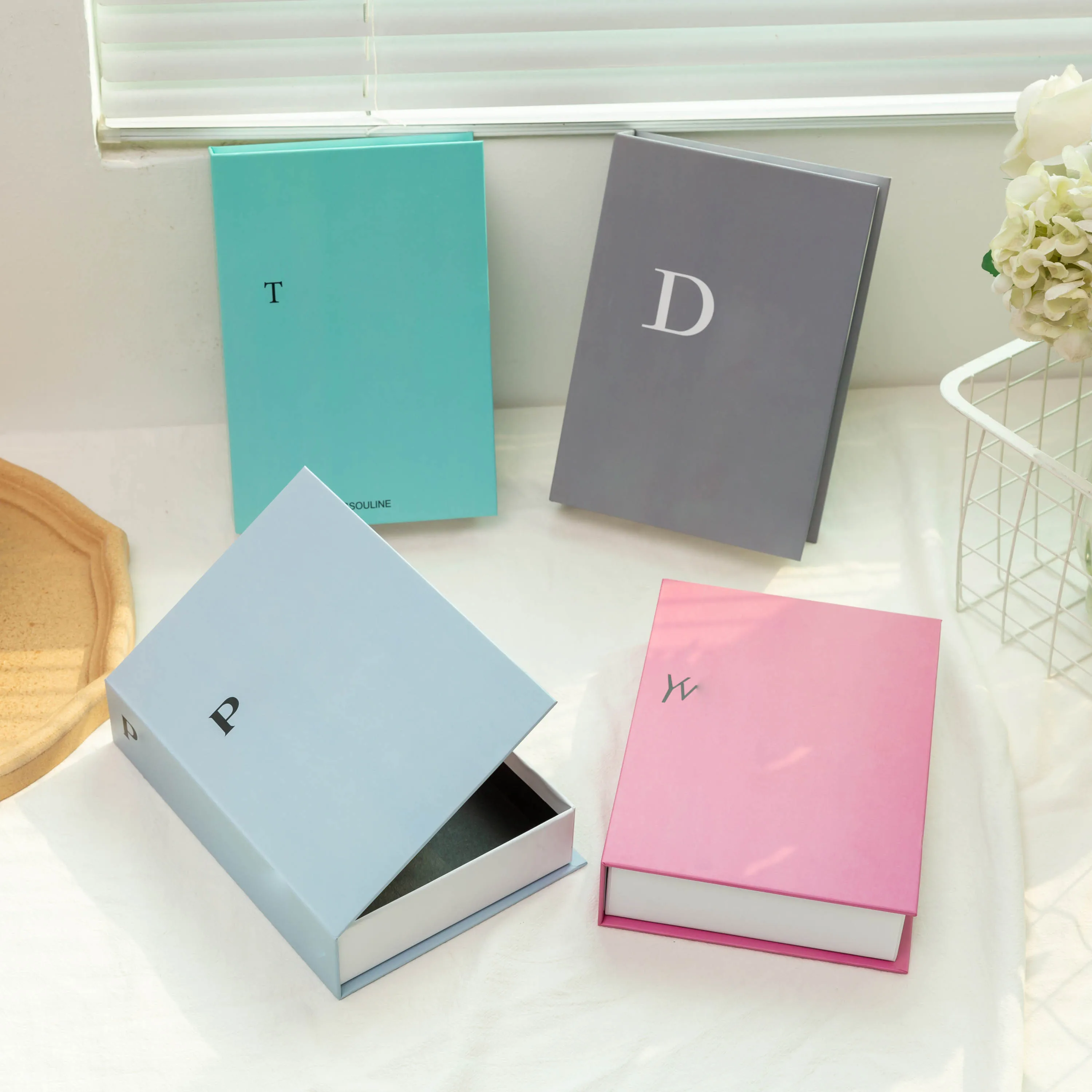 

Open Fake books decoration, simulation decorative elements, for home, hotel, club, office or women's salon