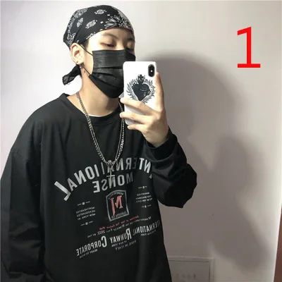 

Autumn long-sleeved T-shirt male round neck Korean version of the loose trend solid color casual wild