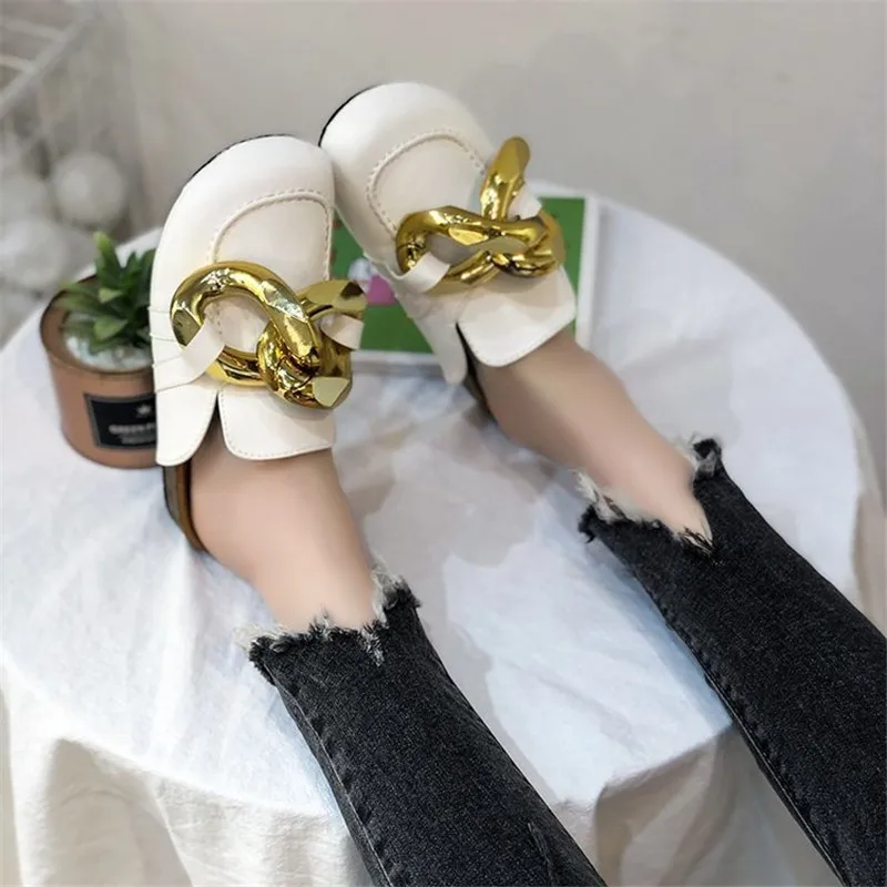 

Brand Design Women Slipper Fashion Big Gold Chain Sandals Shoes Round Toe Slip On Mules Flat Heel Casual Slides Flip 2021