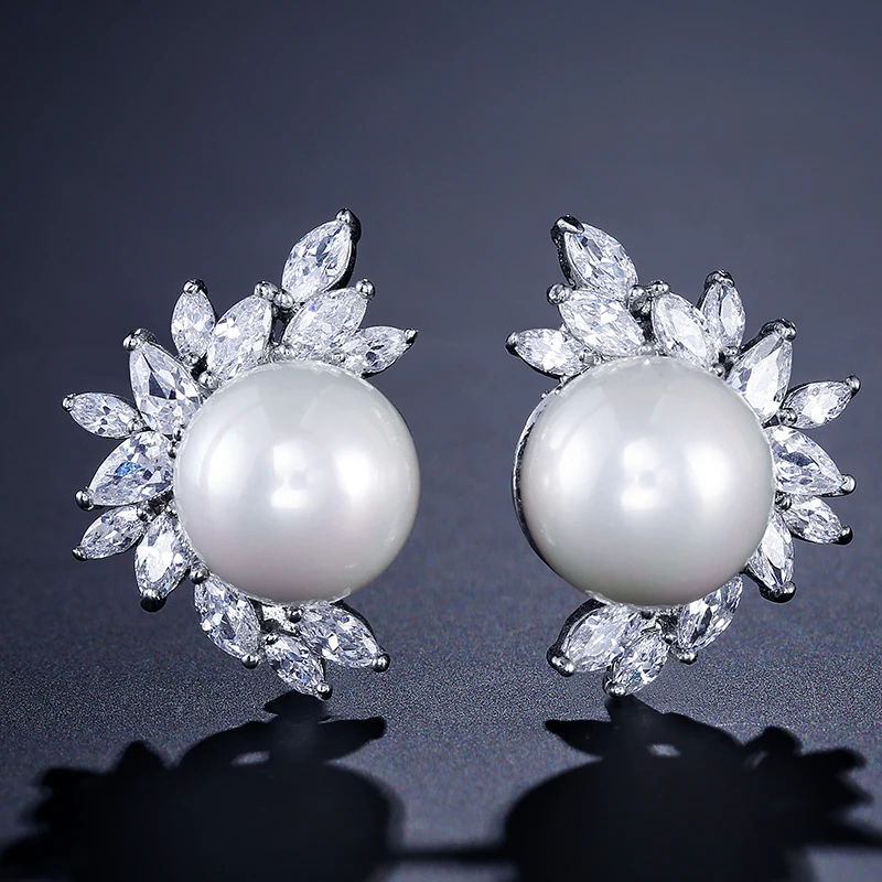 

Luxury Flowers White Color Cubic Zirconia Imitation Pearl Earrings for Women Wedding Leaf Shape Brincos Dinner Party Jewelry