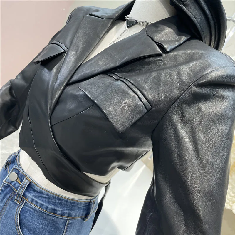 

SHENGPALAE Solid Color Streetwear PU Leather Jacket Women Autumn 2021 New Laple Slim Lace Up Waist Long Sleeve Short Coat Female