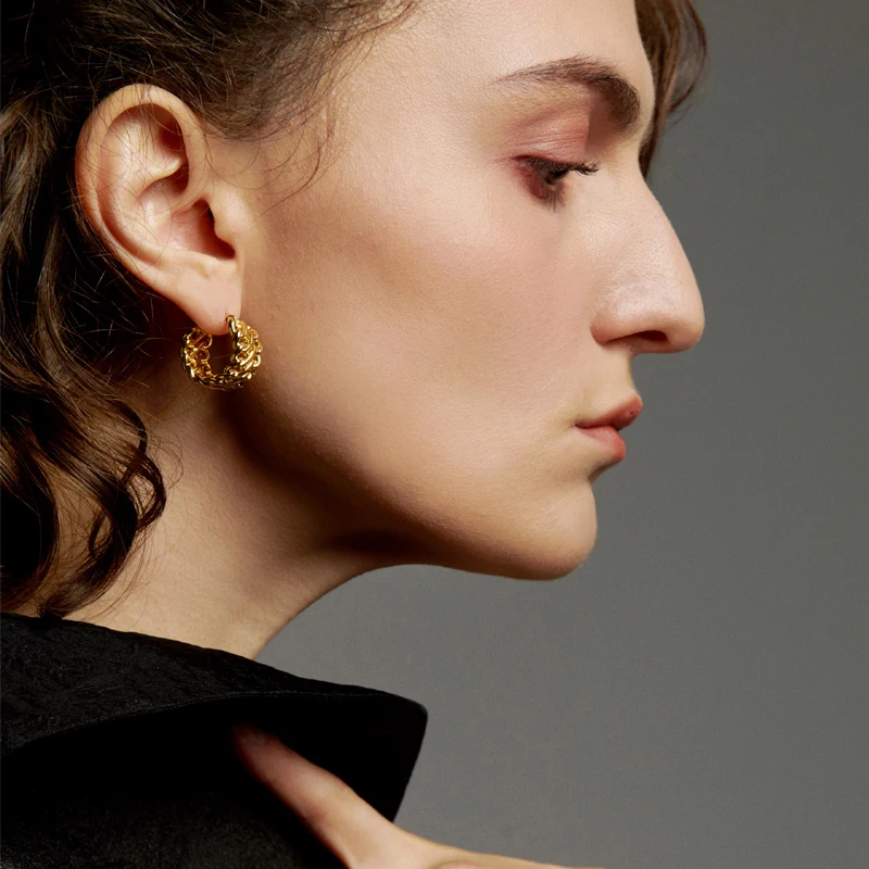 

Fashion Gold Earrings 2020 Small Geometric Stud Earrings for Women Vintage Twisted Round Earrings Fashion Trend Modern Jewelry