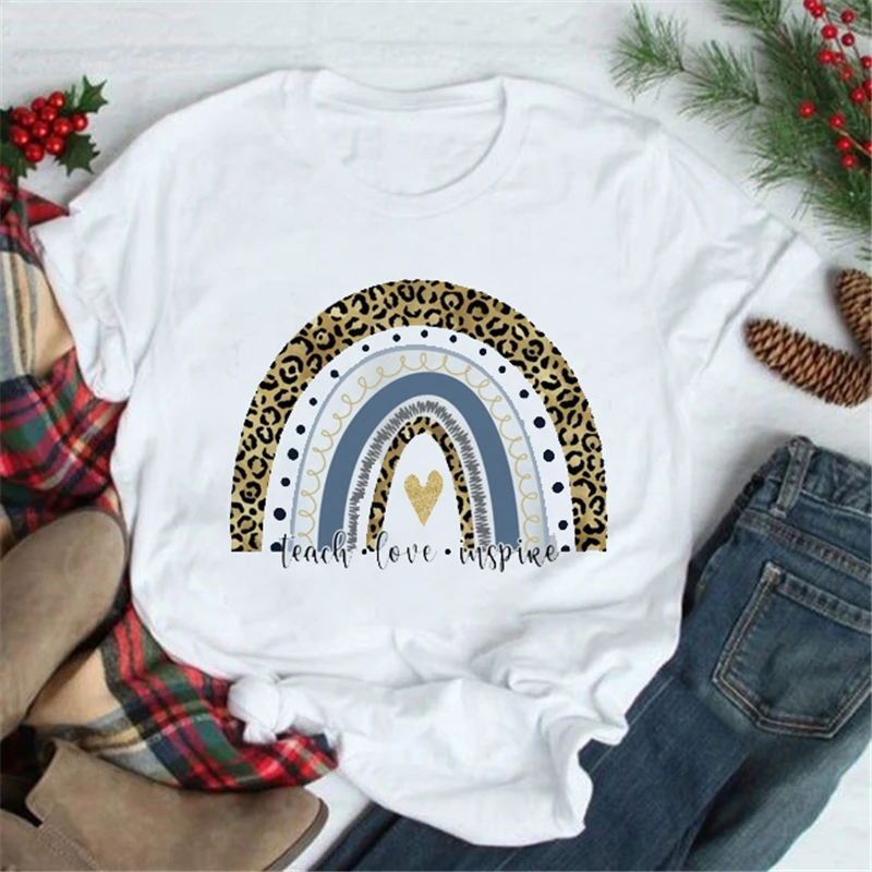

Fashion T-shirt Christmas Women Leopard Letter Happy New Year Tee Lady Graphic Top Female Holiday T Shirt Cartoon Print Clothing