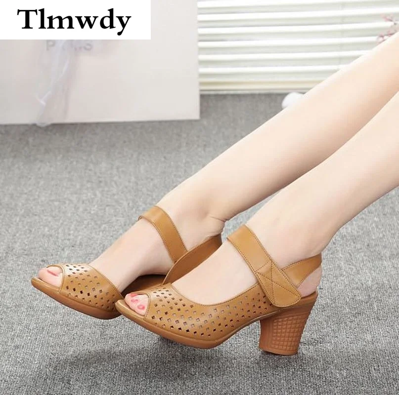 

Summer Women Sandals 2021 New Fashion Square Heel Velcro Sandals Comfortbale Retro Round Head Outdoor Low-heeled Women Sandals