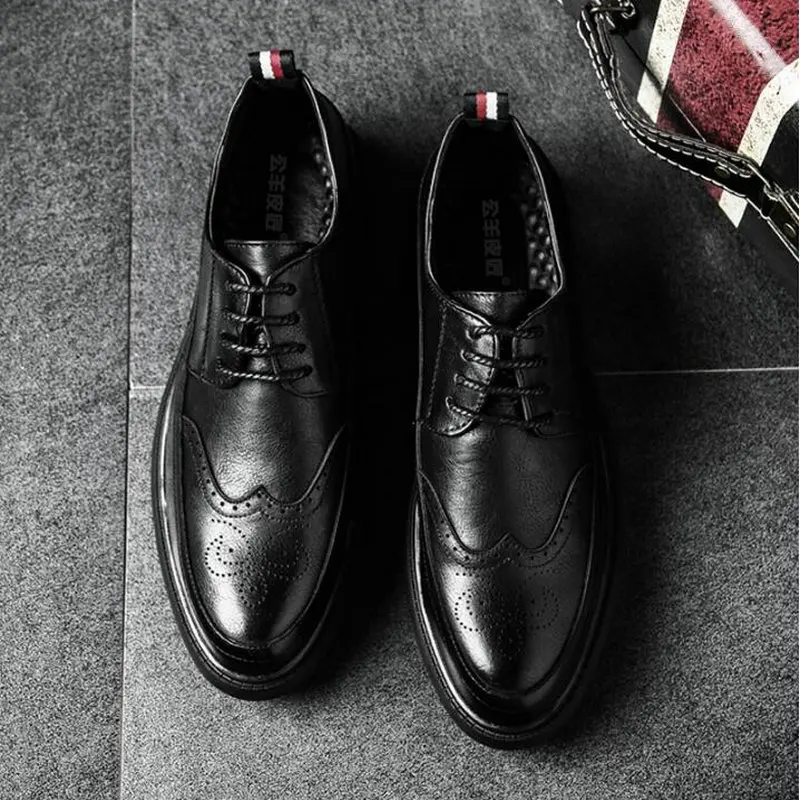 

New Arrival Retro Bullock Design Men Classic Business Formal Shoes Pointed Toe leather shoes Men Oxford Dress Shoes 785