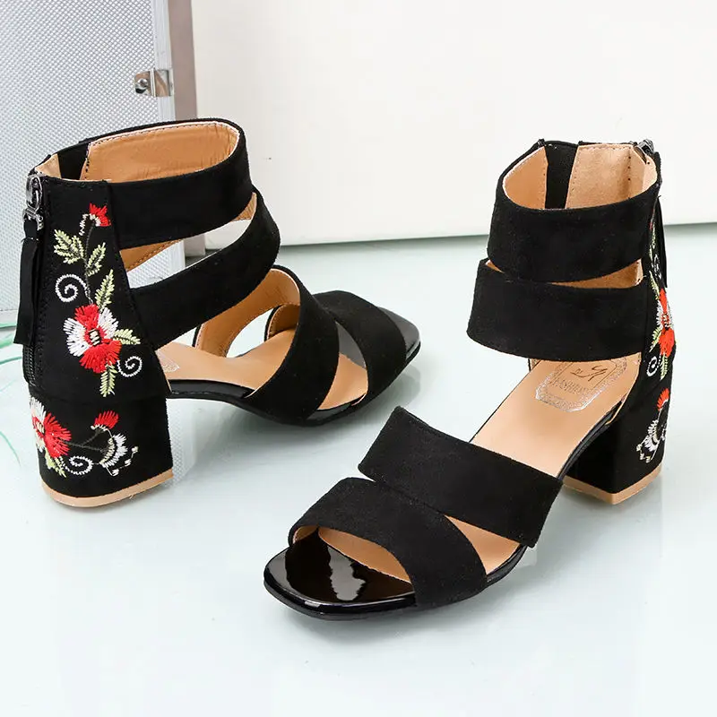 

Ethnic Style Embroidered Mid-heel Sandals Women 2021 Summer All-match Thick Heel Elegant Retro Open Toe Embroidered Shoes Women