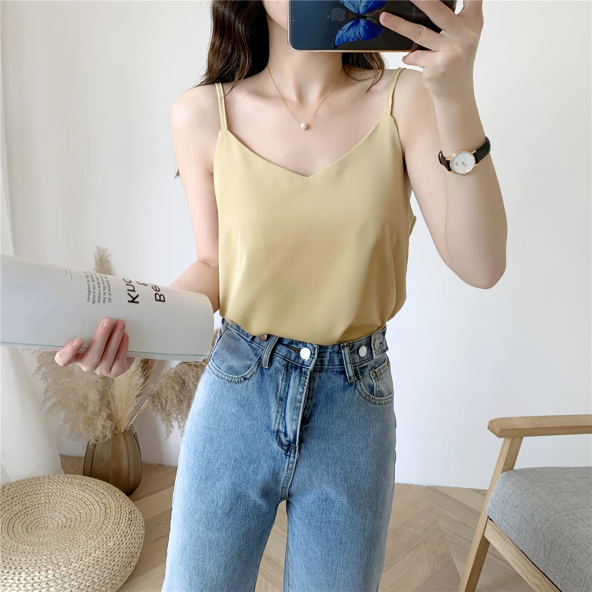

Korean Chiffon Top Women Woman V-neck Satin Tank Top Woman Sleeveless Vest Tops Tees Plus Size Sexy Women White Top Ladies Camis