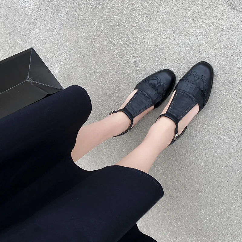 Женские сандалии из натуральной кожи на плоской подошве с бахромой броги розовые