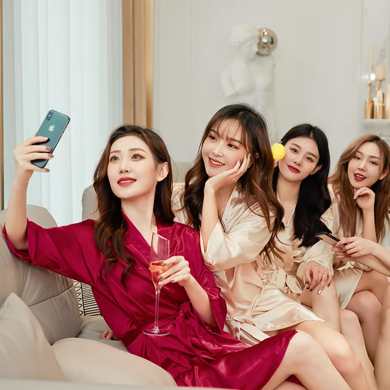 

2021 Wedding Bride Bridesmaid Robe Dressing Gown Sexy Women Bathrobe Nightgown Short Sleepwear Casual Embroidery Robe M L XL XXL