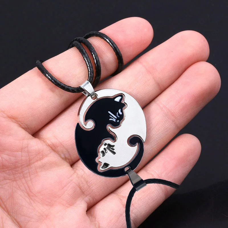 

SG Hot New Cute Animal Black White Cat Couple Keychains Pendants Lover Keyring Pulsera For Women Men Choker Valentine's Day Gift