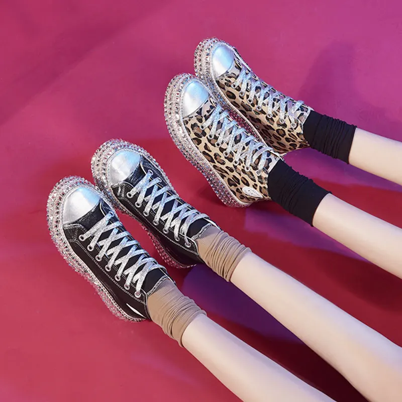 Новинка Осенние леопардовые парусиновые туфли на плоской подошве женские с