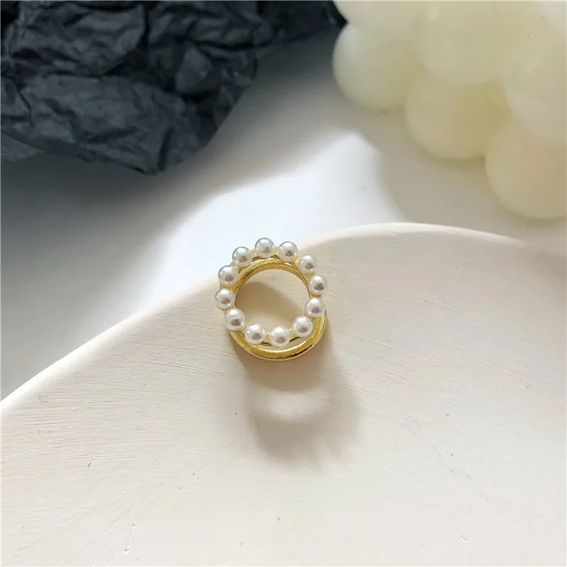 

Simple Simulated-pearls Circle Vintage Ear Cuff Earing No Piercing Single