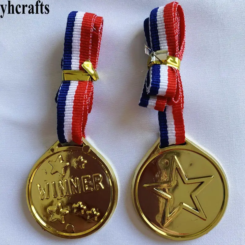 6 шт./лот. 3 7 см пластиковая вешалка для золотых чашек сувениры детская спортивная