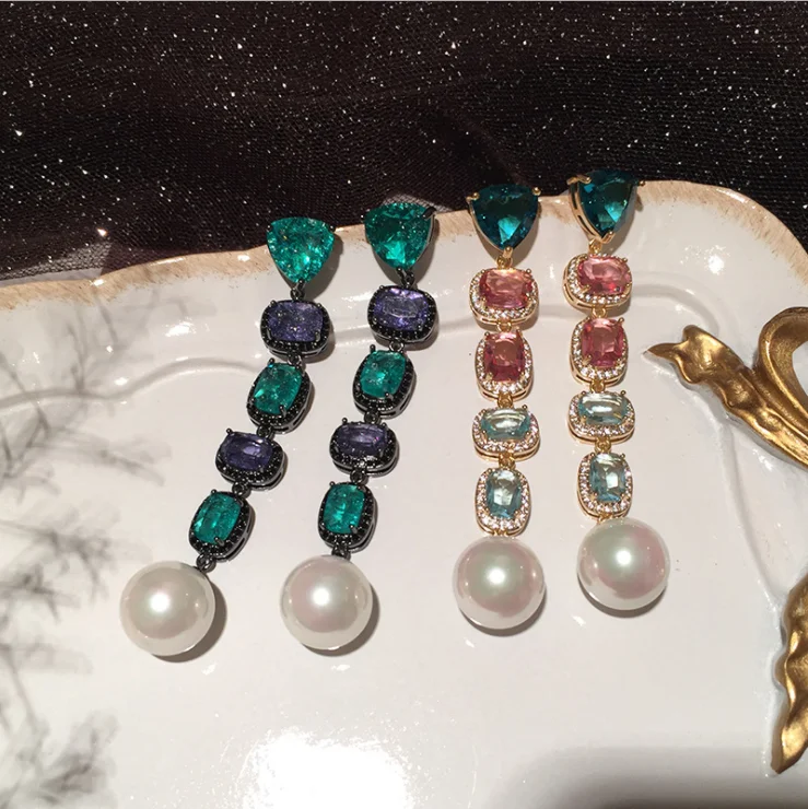 Серьги с крупными зелеными цирконами градиентные яркие фиолетовые супер