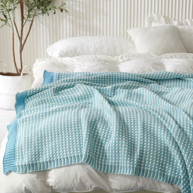 للبيع نقية اللون الشمال الصيف غطاء Lamb الشتاء أريكة الغداء كسر بطانية تكييف الهواء بطانية الشتاء سميكة الدافئة بطانية