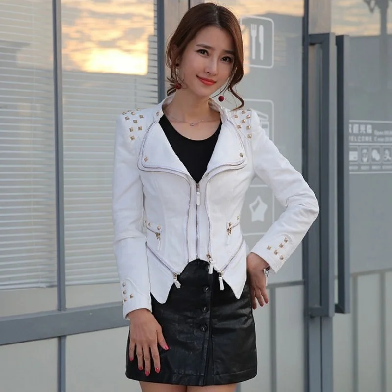 

Size Plus 6XL Women Slim Fit Denim Jacket Short Zipper Moto Bikers Jeans Coat Shoulder Pads Rivets Studded Outwear Casual Jacket