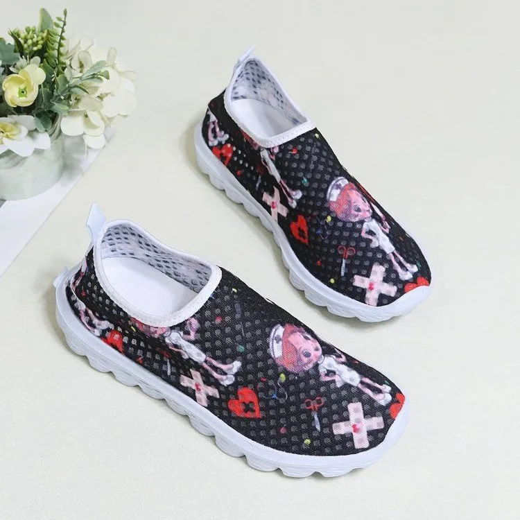 

Дышащая сетчатая повседневная женская спортивная обувь с круглым носком, женская обувь на плоской подошве с рисунком из мультфильма, женск...
