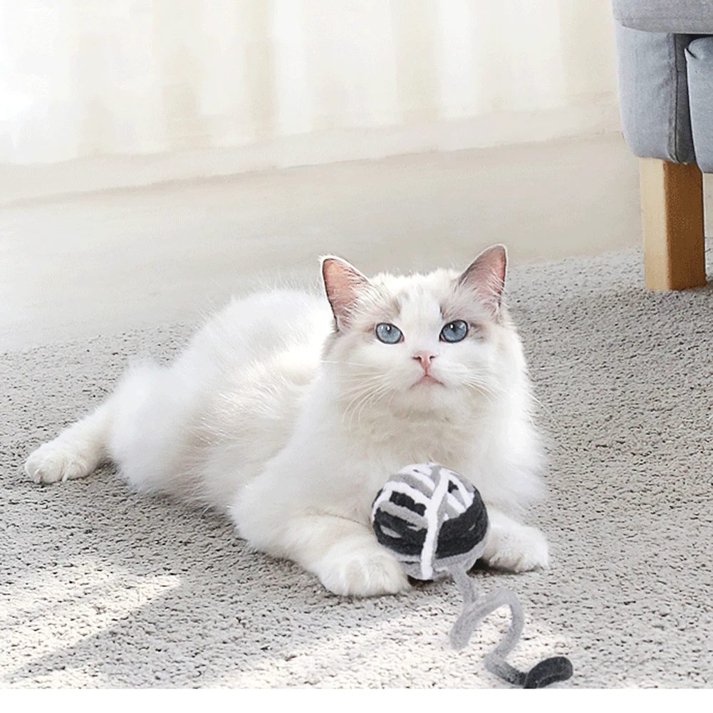 

4pcs Pet Interactive Wool Yarns Pet Cat Rolling Ball Toys Kittens Scratch Ball Toys for Solving Boredom Funny Cats Pet Products