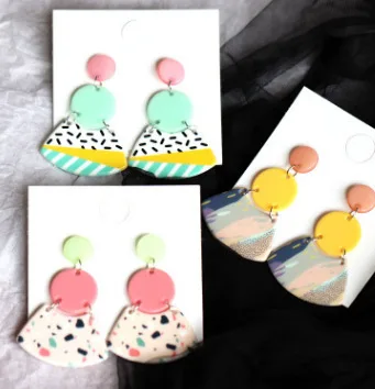 

Геометрические акриловые серьги, европейские и американские атмосферные Висячие серьги для женщин, серьги, ювелирные изделия, длинные серь...