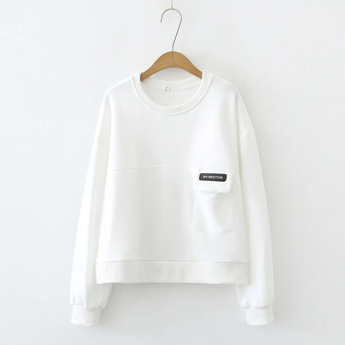 

2021 autumn new loose long-sleeved short round neck sweater top trendy women