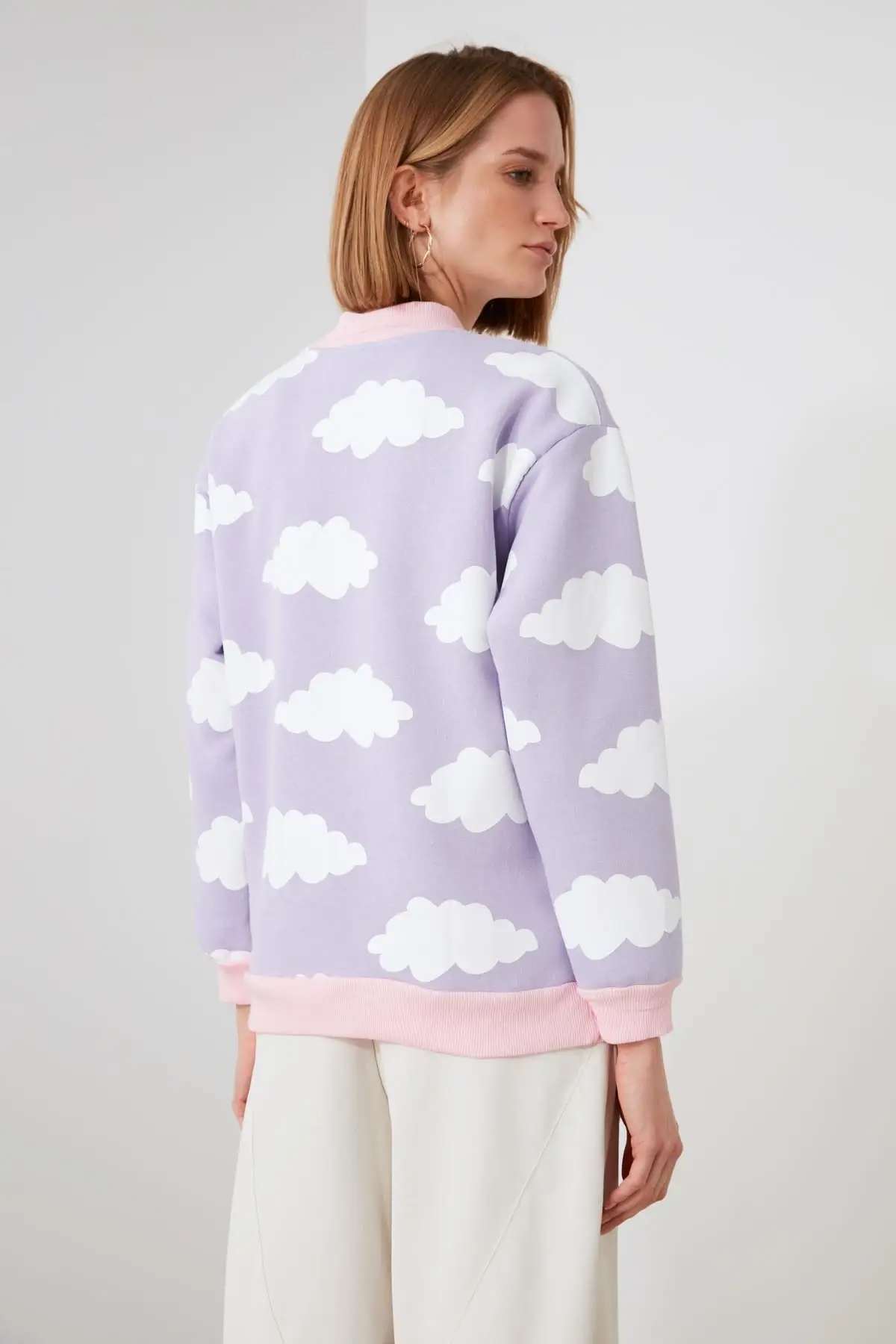 

Trendyol Cloud Pattern Knitted Sweatshirt TWOAW21SW1562