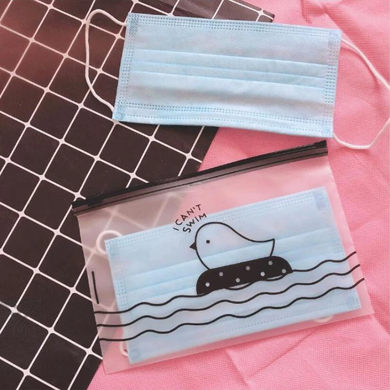 Сумка пластиковая для масок прозрачная Пылезащитная с мультяшным рисунком