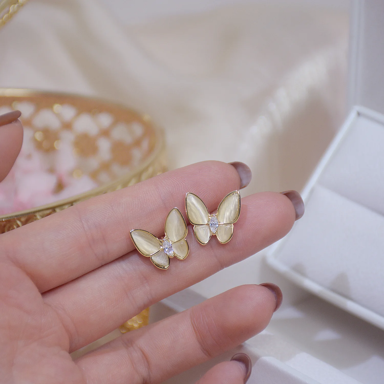 

Exquisite S925 Silver Needle Opal Butterfly Earrings Beautiful Bridal Jewelry Banquet Wear For Friends And Girlfriends