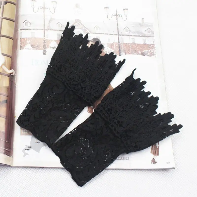 Женский свитер в Корейском стиле с декоративными манжетами и оборками на рукавах