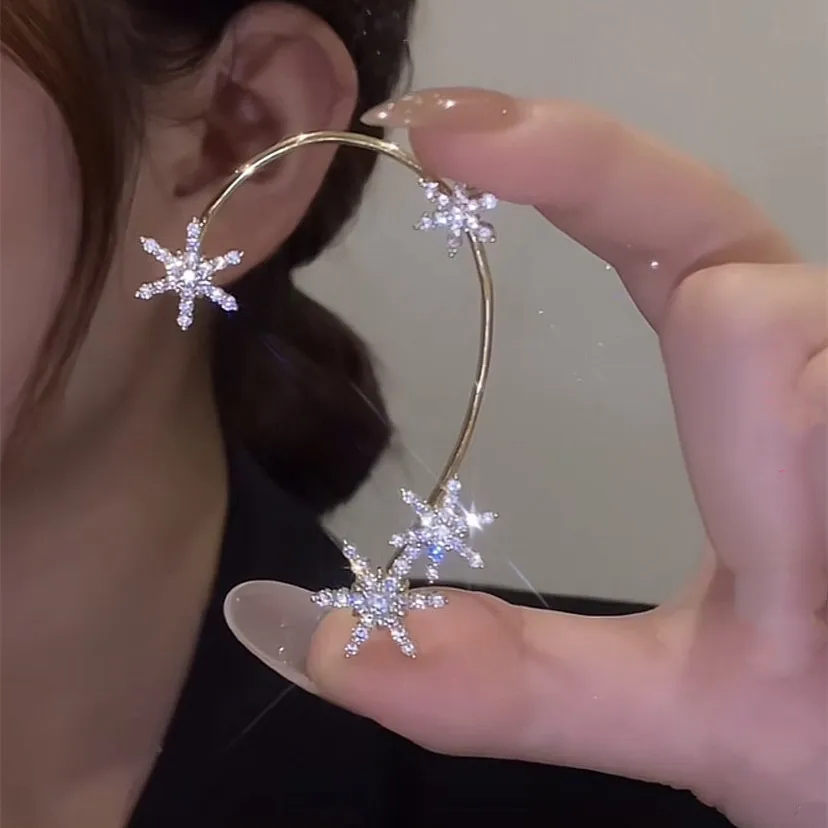 

Shiny Zircon Snowflake Ear Bone Clip Cuff Earrings for Women Crystal Fake Piercing Clip-on Ear Non Piercing Wedding Jewelry Gift