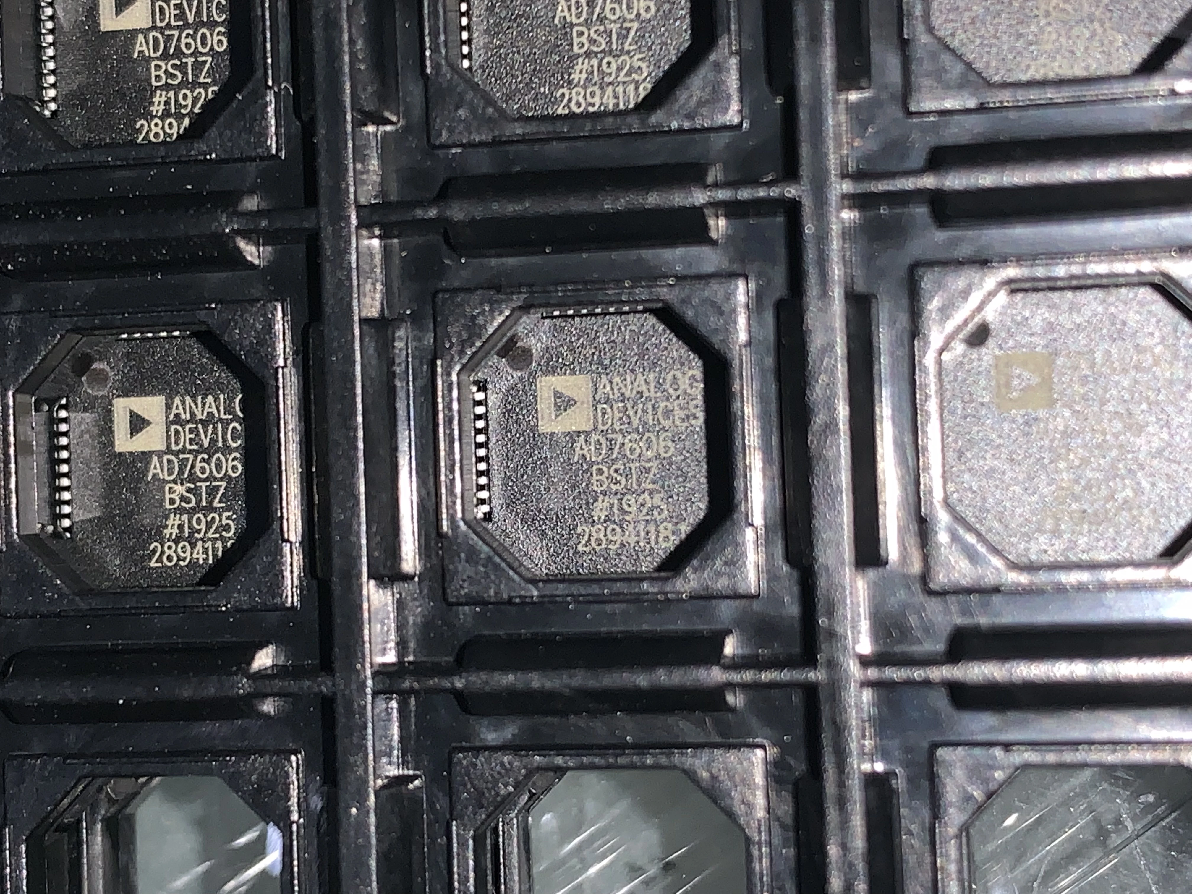 

AD7606BSTZ-4RL IC W/ADC 16BIT 64LQFP