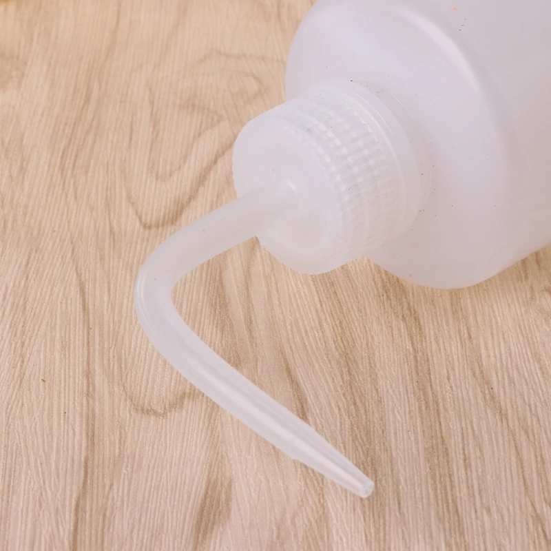 

250 ml Plastic Squeeze Type Watering Bottle Cheap Plant Water Can Curved Nozzle G5GB