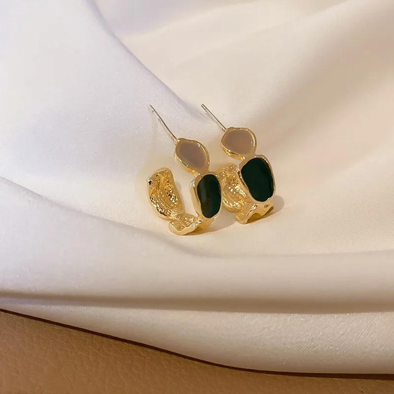 

2021 New Geometric Circular Temperament Elegant Joker Drop Earrings Contracted Fashion Senior Metal Women Earrings Trend