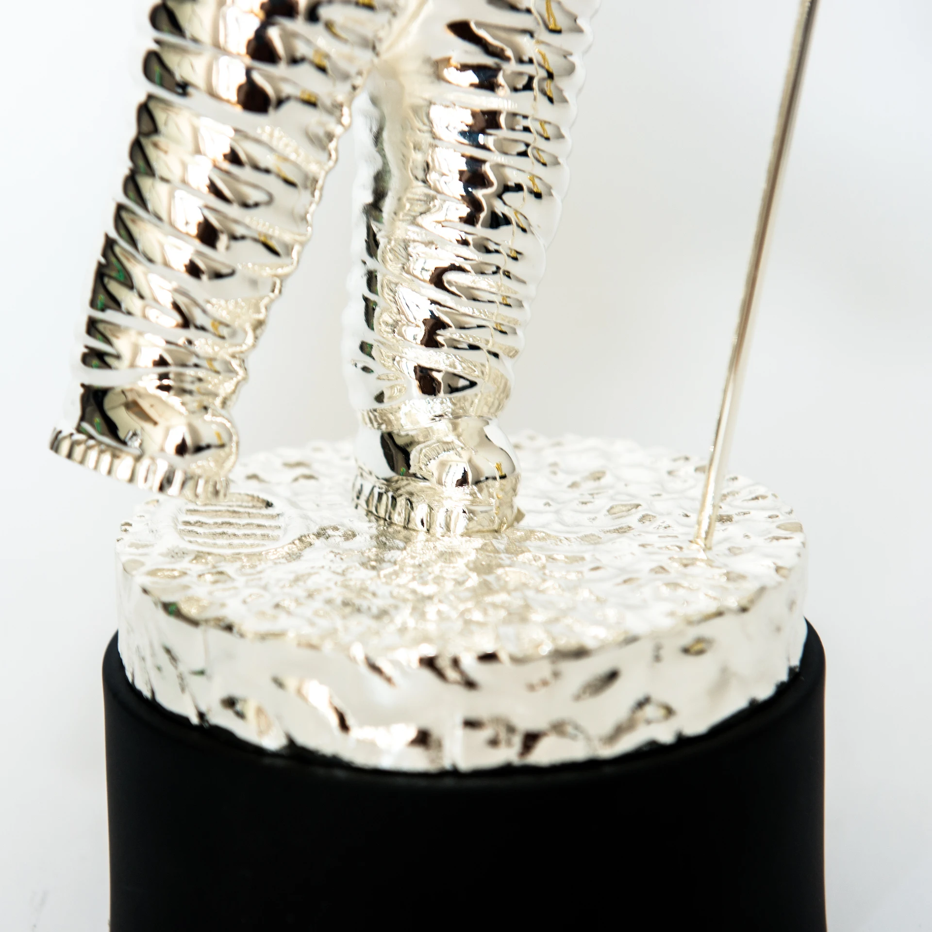 2020 VMA Awards MTV Video Music Moonman Awards|award|award trophy |