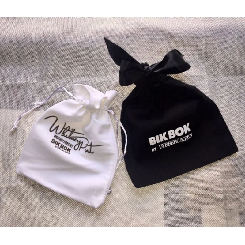 

Thicker White Velvet Drawstring Bags 8x11cm 10x13cm 11x16cm Makeup Jewelry Packaging Pouch