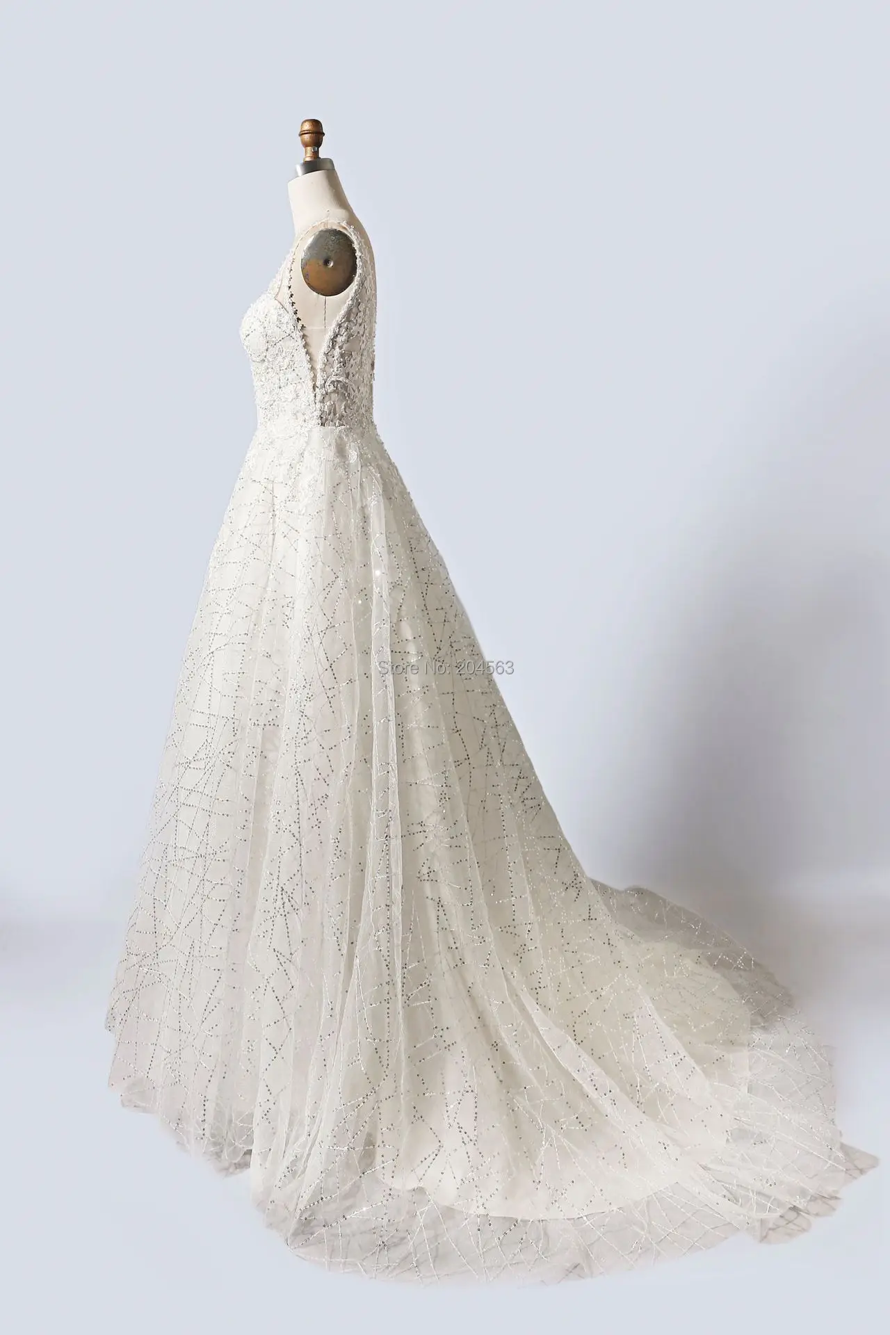 Свадебные платья с V-образным вырезом и бисером ТРАПЕЦИЕВИДНОЕ свадебное платье