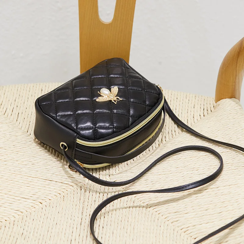 

Wholesale Bee Purse Double Layer Women's Bag Approach Case Lady Wallet Shoulder Bag Phone Package-Style Small Bee Shell Bag