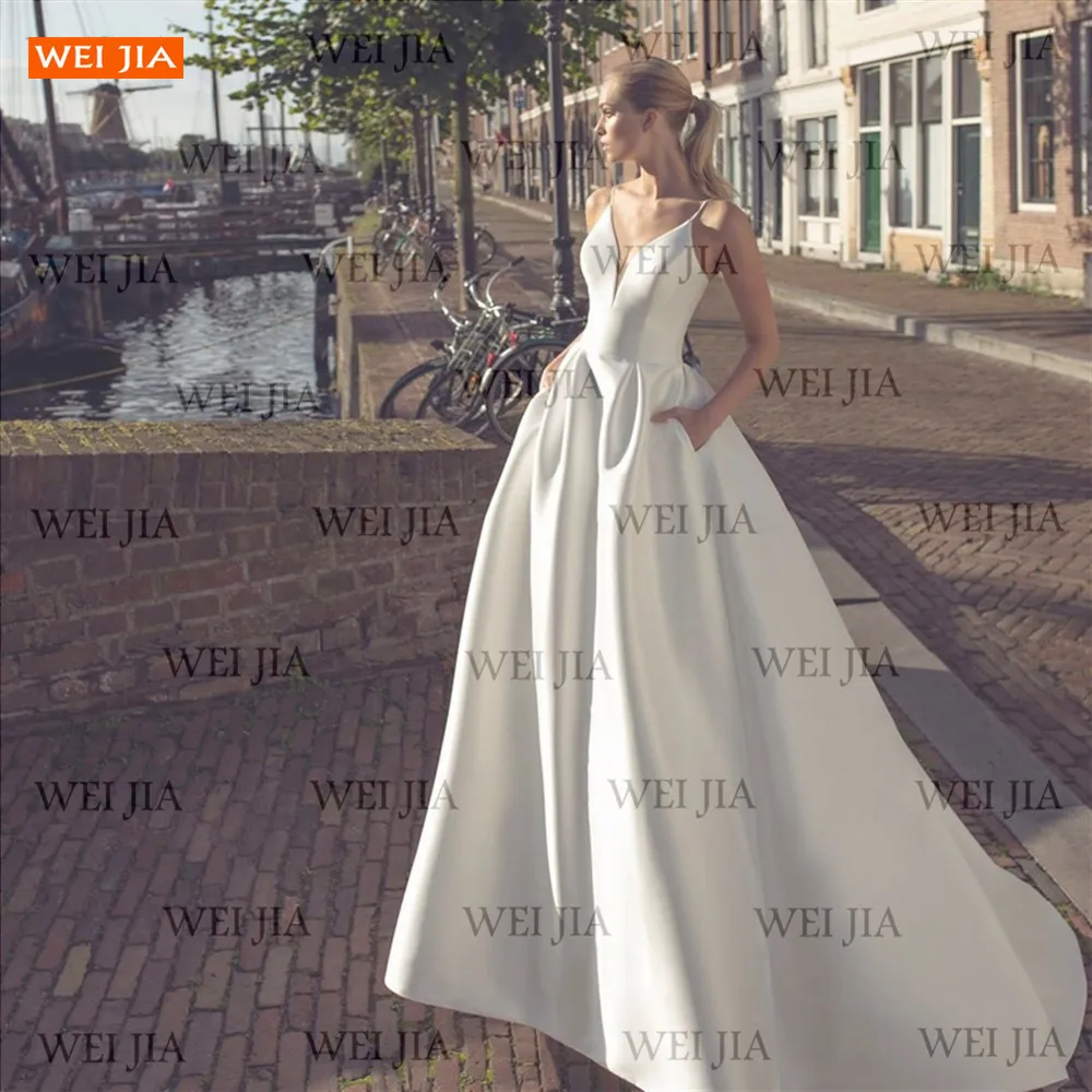 

Простое белое свадебное платье для невесты 2021 атласное платье-трапеция с V-образным вырезом Свадебные платья индивидуальный пошив свадебно...