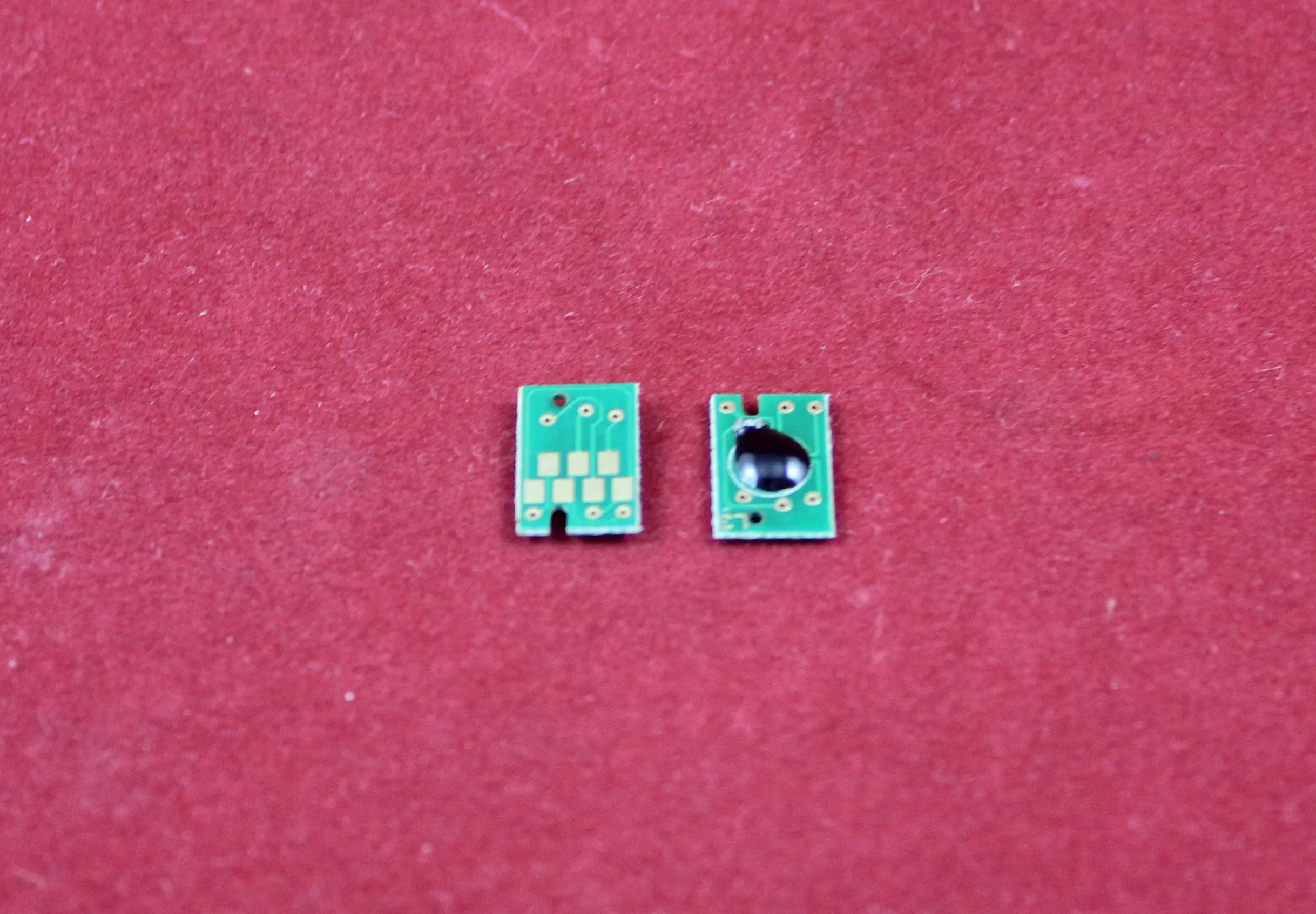 

New 1pc of Resetable Maintenance Tank and Cartridge Chip for Epson Stylus Printer 7900 7910 9900 9910 7908 9908